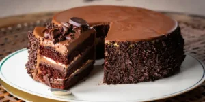 Bolo de Chocolate com Recheio de Chocolate